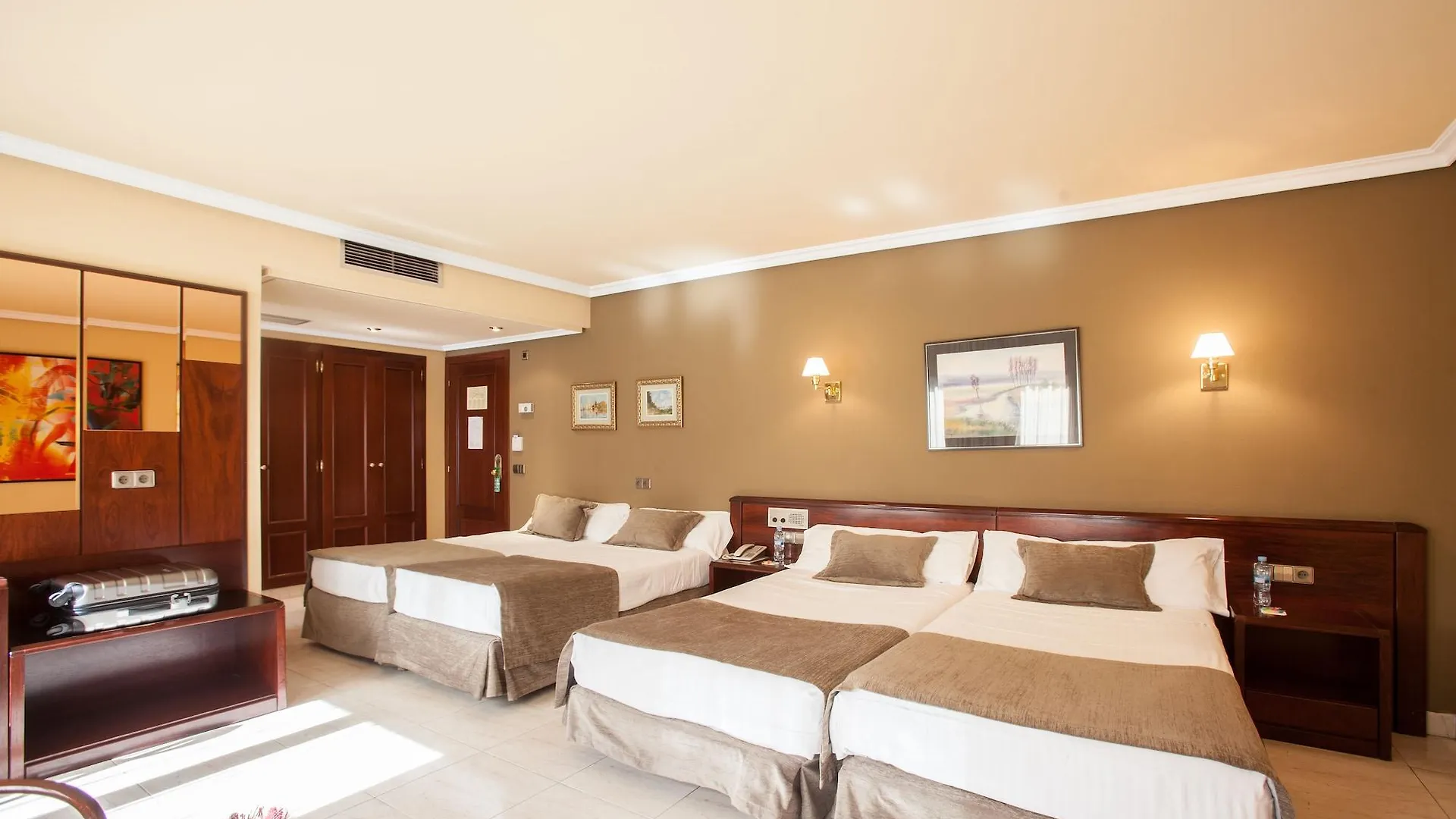 Yomo Imperial Hotel Sant Julia de Loria 3*,  Andorra