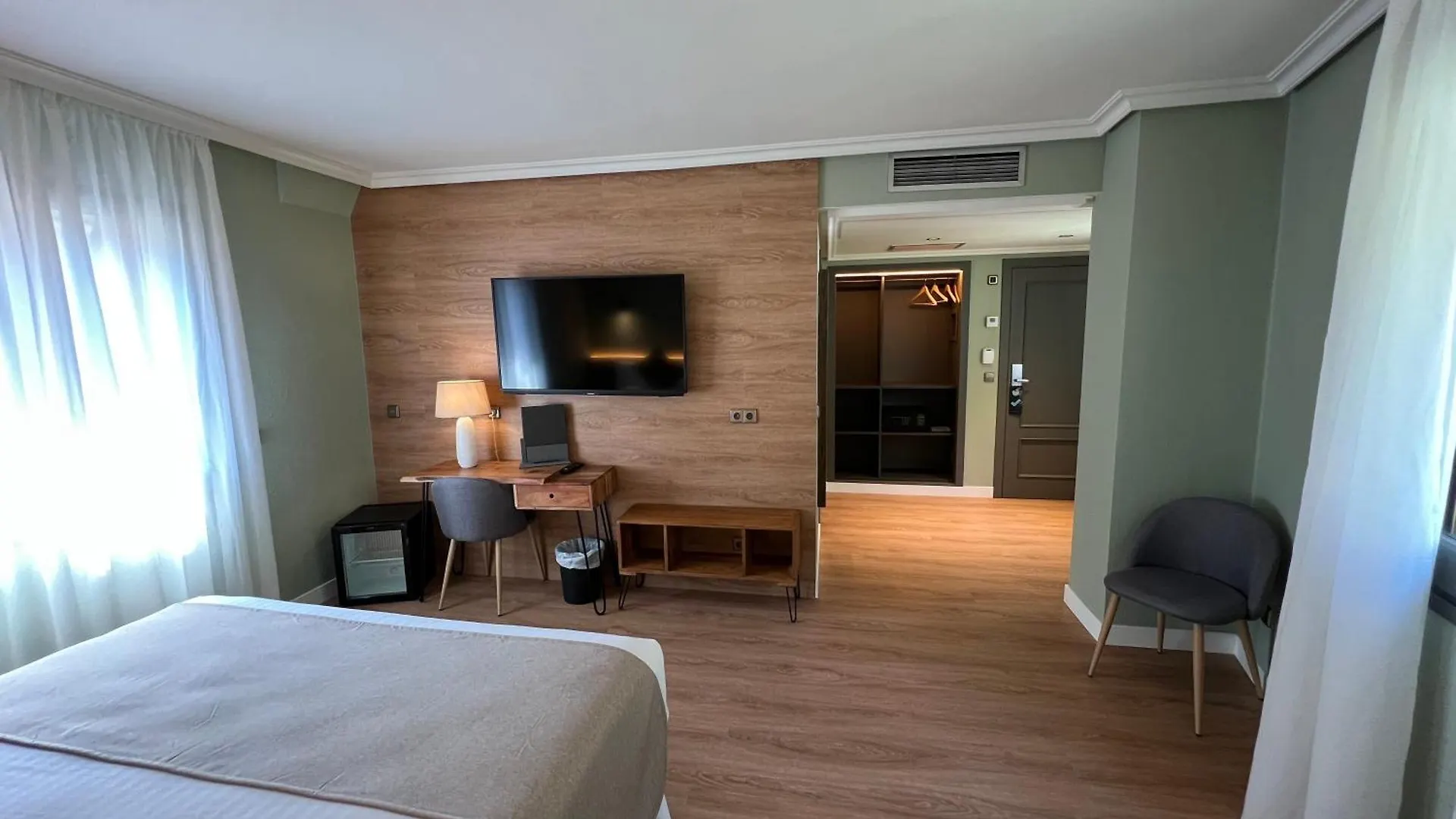 Yomo Imperial Hotel Sant Julia de Loria 3*,
