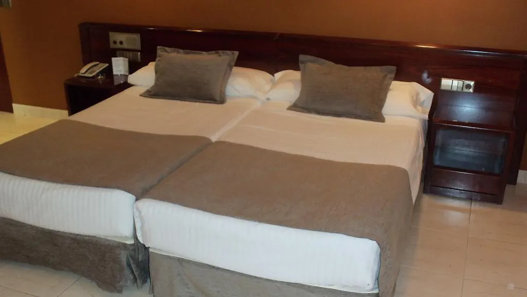 Yomo Imperial Hotel Sant Julia de Loria 3*,  Andorra