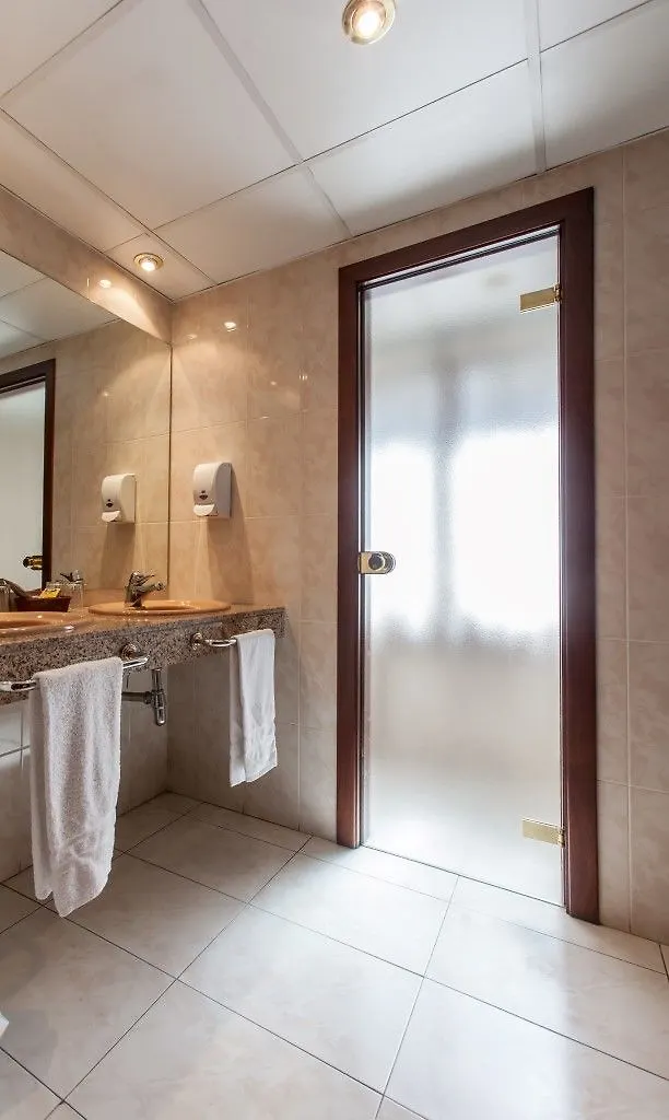 Hotel Yomo Imperial Sant Julià de Lòria 3*,  Andorra