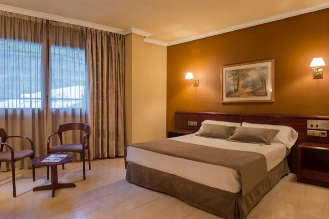 Yomo Imperial Hotel Sant Julia de Loria